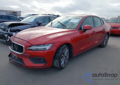 2021 Volvo S60 T5 Momentum z USA, uszkodzony, nr VIN 7JR102FK9MG094144